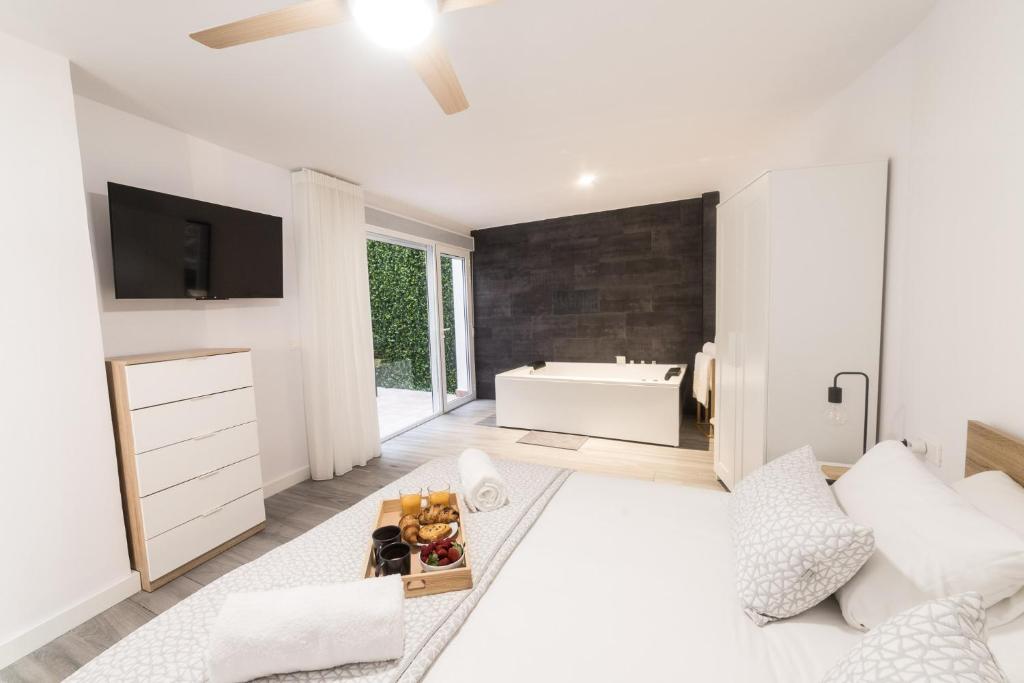 Moonkey - Apto Nido Mediterráneo con jacuzzi y patio ...