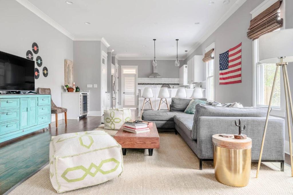 Зона вітальні в The Porter - East Nash Lively Comfort, Dog-Friendly