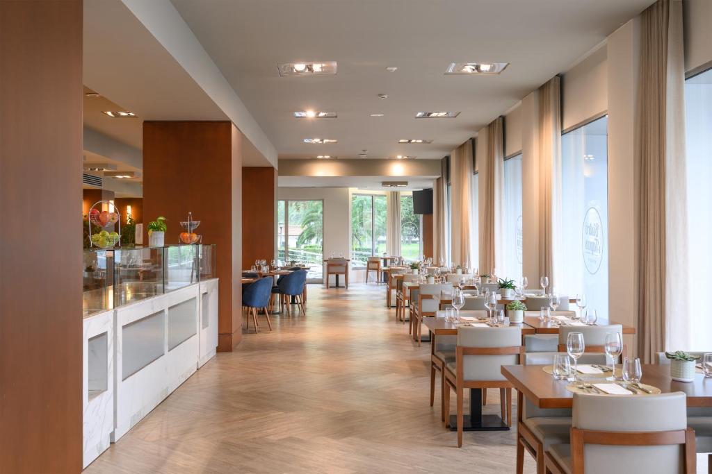 Ресторан / где поесть в Melia Setubal