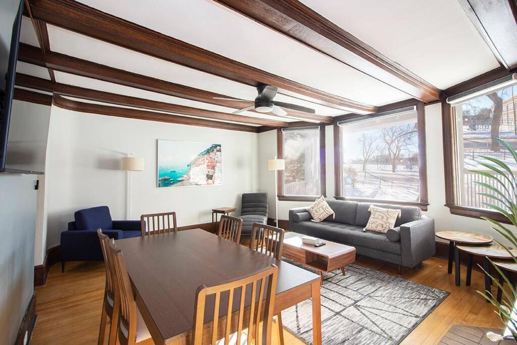 Holiday home Classic & Charming 3 BDRM Duplex, Winnipeg, Canada