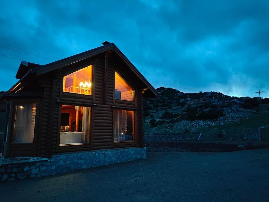 Φωτογραφία από το άλμπουμ του Orino Livadi Chalet III στην Αράχωβα