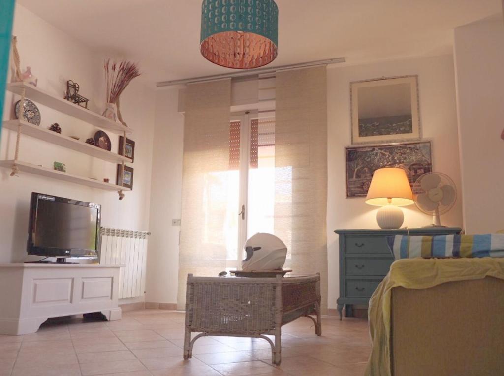A CASA DI LINDA