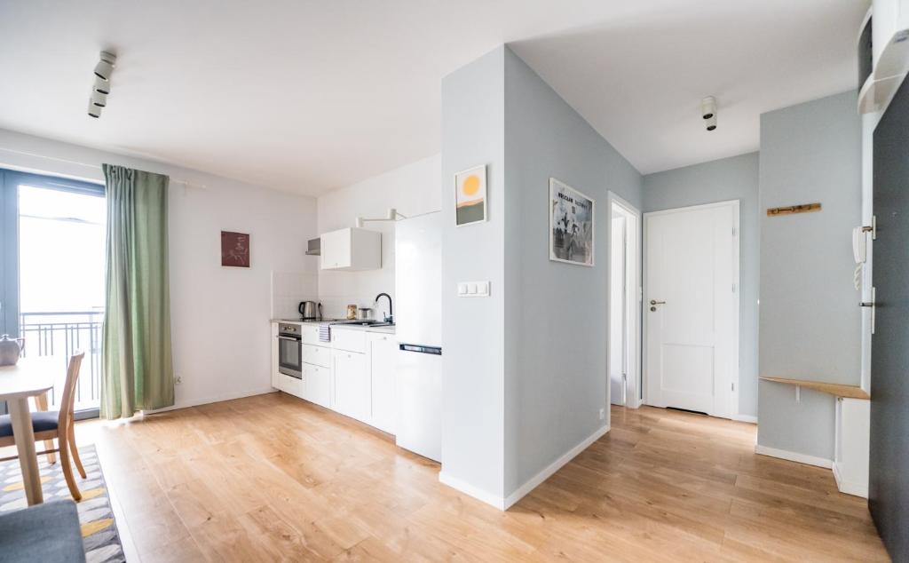 POLAKA Apartment ~ Self Check-In 24 ~ Car Park ~Lift - 2