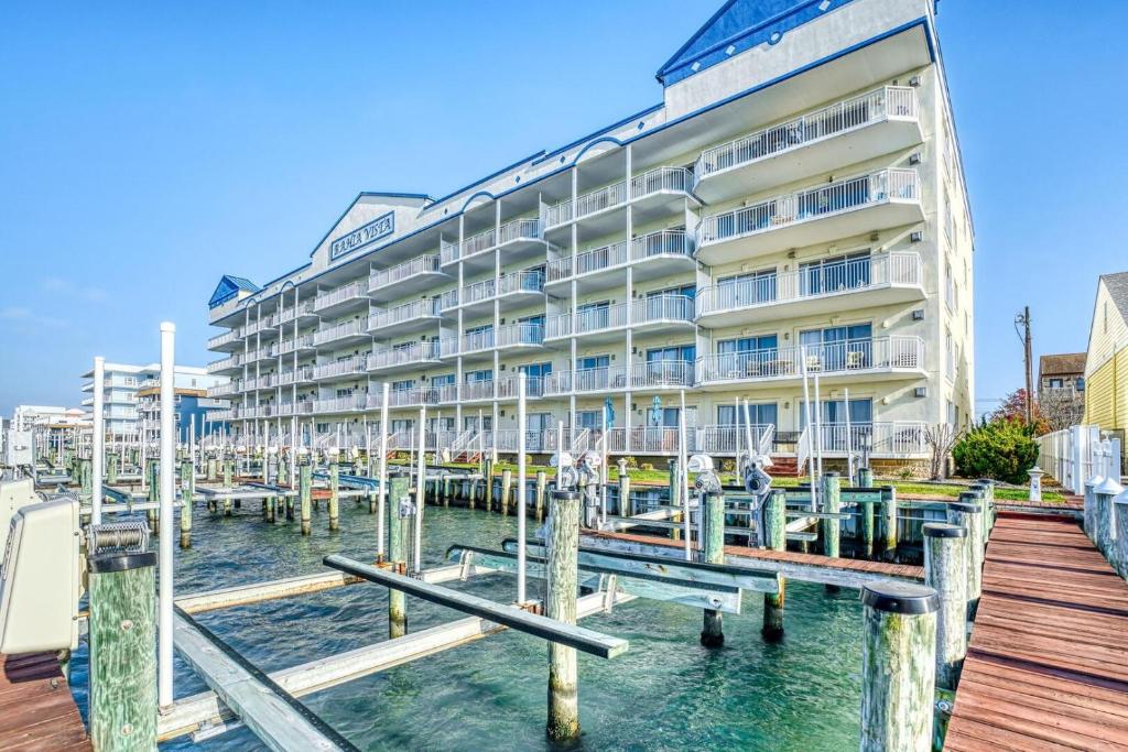 Tòa nhà nơi căn hộ tọa lạc