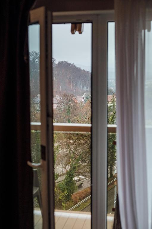Nespecifikovaný výhled na hory nebo výhled na hory při pohledu z bed and breakfast