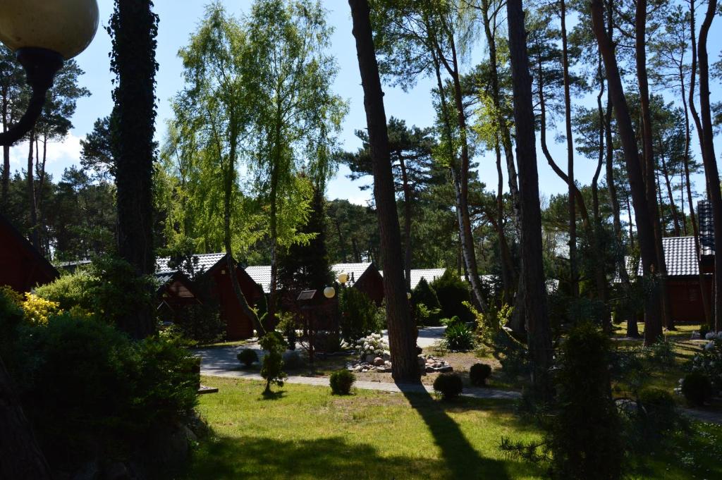 Vonkajšia záhrada v ubytovaní Domki przy plaży - Pod Wydmami