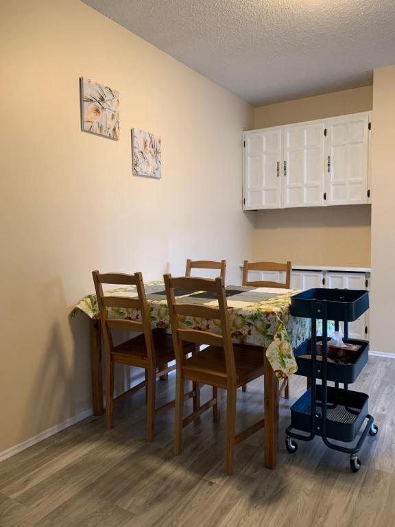 Imagen de la galería de MT Pleasant NW 2 bedrooms 500, en Calgary