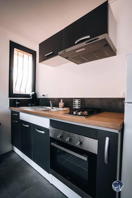 Nh&agrave; b&#x1EBF;p/b&#x1EBF;p nh&#x1ECF; t&#x1EA1;i Appartement neuf et moderne proche Avignon et Uzes