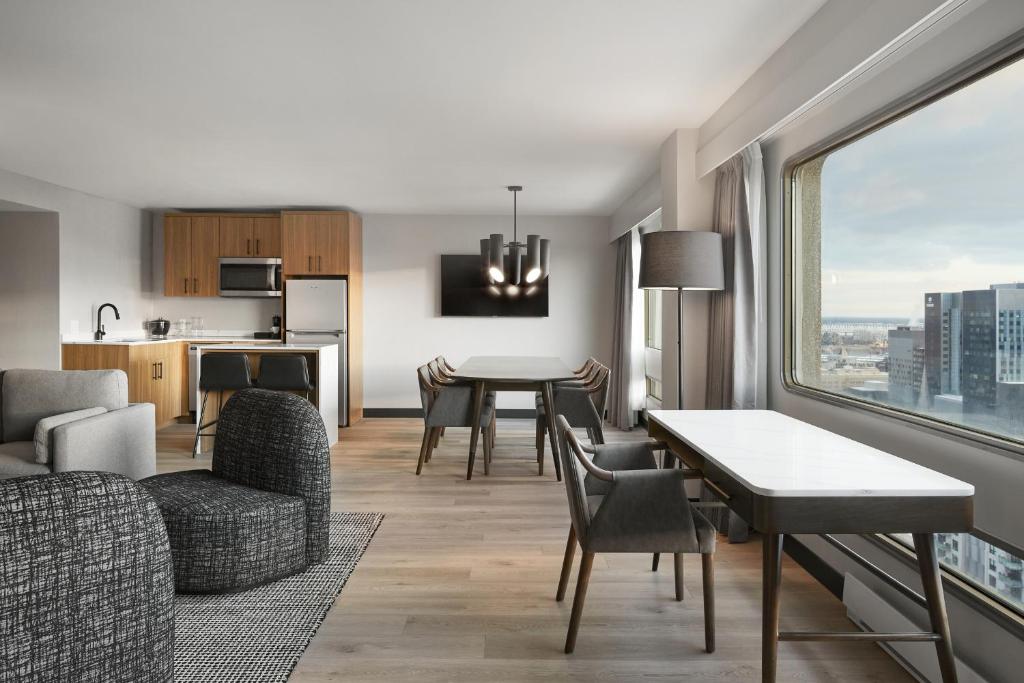 
Specialty King Room with Sofa Bed
