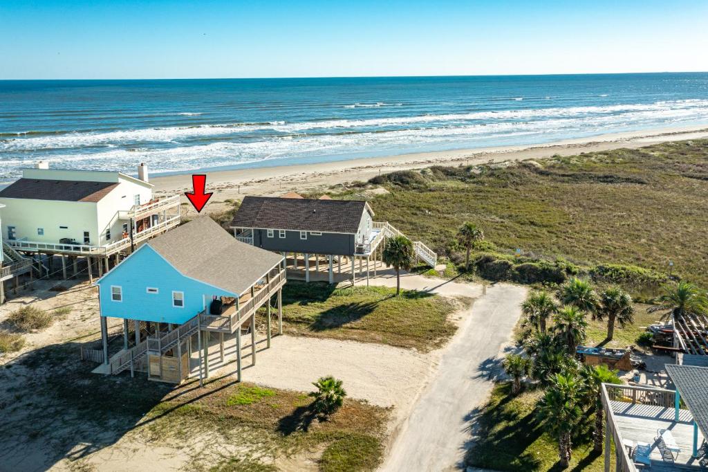 Steps to Beach and Fishing Hotspot Blue Water Cove, Freeport (updated