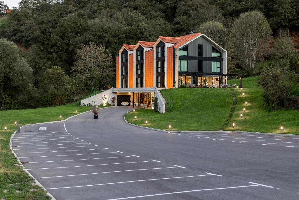 Budova, kde se hotel nachází