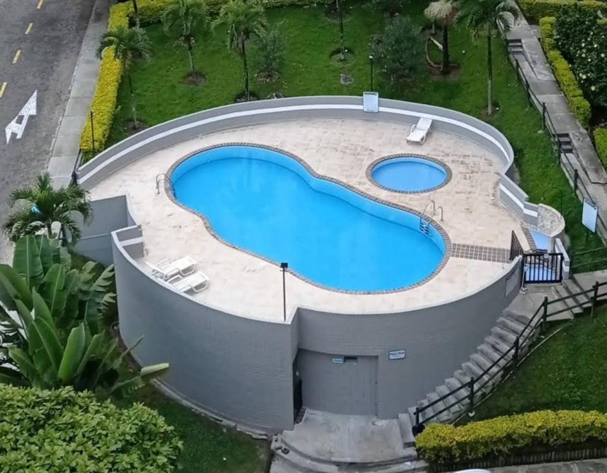 Vista de la piscina de Apartamento Poblado - Loma del Indio o alrededores
