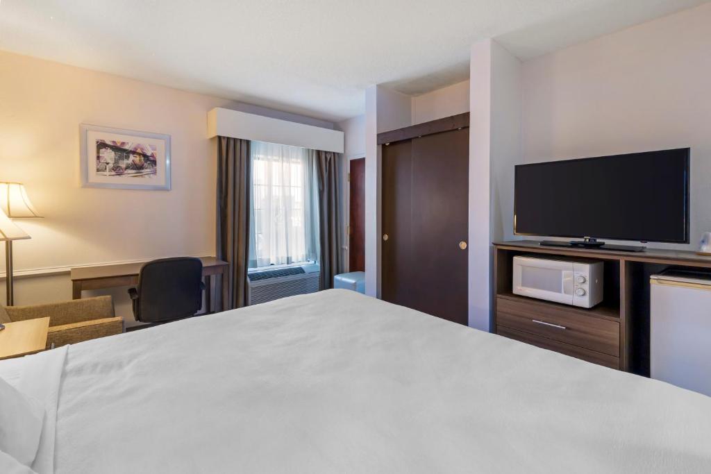 Best Western Plus South Hill Inn - 带浴缸的王室 - 机动性可访问/不吸烟