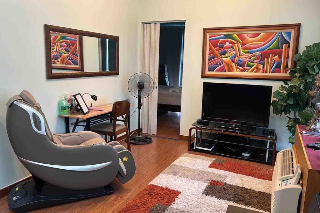 An entire & Cozy 1 BR condo with an awesome view!