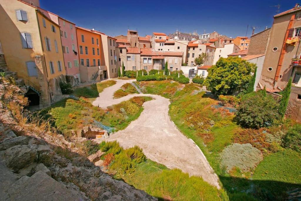 Vonkajšia záhrada v ubytovaní "Côté Cour"-Meublé de Tourisme 3 étoiles -Résidence "Les Logis de Béziers"-Garage optionnel-Cœur de ville-Plages à 16km !
