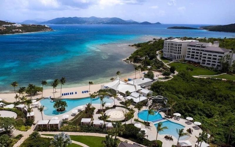 Nazareth的住宿－Ritz Carlton Club, St, Thomas - 2BR Luxury oceanfront villa! condo，享有度假胜地和海洋的空中景致