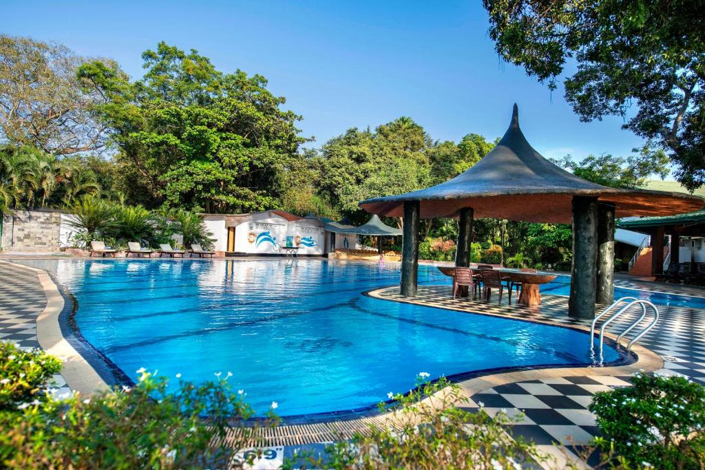 Bazén v ubytování Hotel Sudu Araliya nebo v jeho okolí