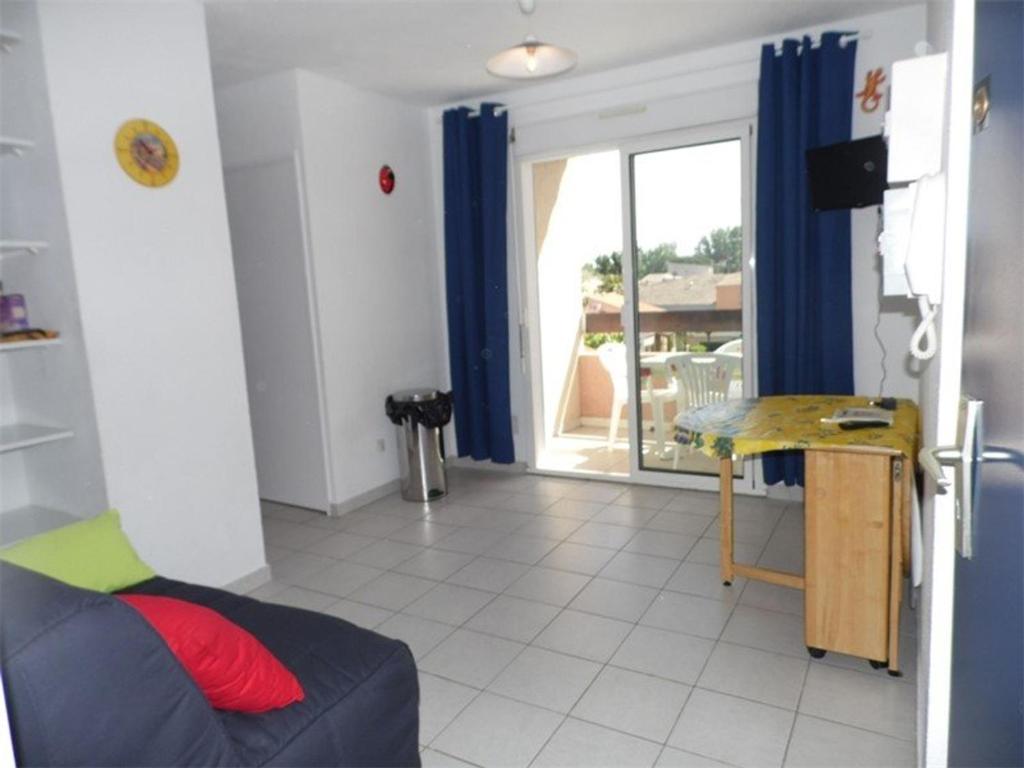 Photo de la galerie de l'établissement Appartement 2 pièces avec piscine, balcon, parking privé - Marseillan - FR-1-326-407, à Marseillan