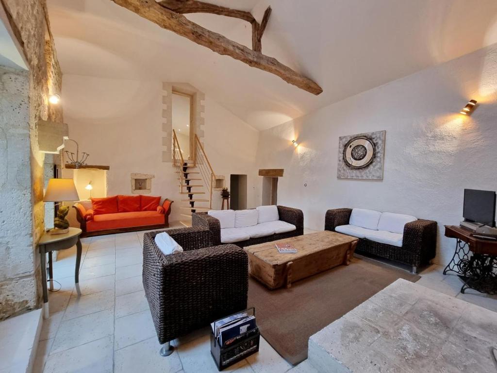 Gîte Roullet-Saint-Estèphe, 4 pièces, 6 personnes - FR-1-653-143 - Housity