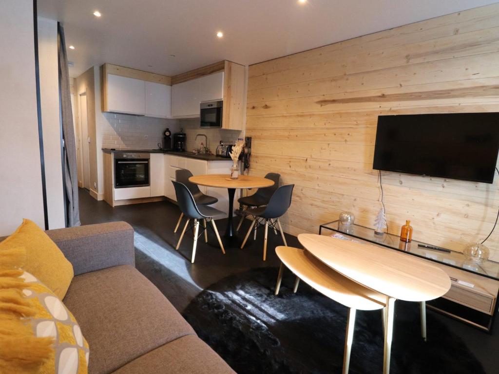 Studio lumineux rénové avec balcon - Proche pistes