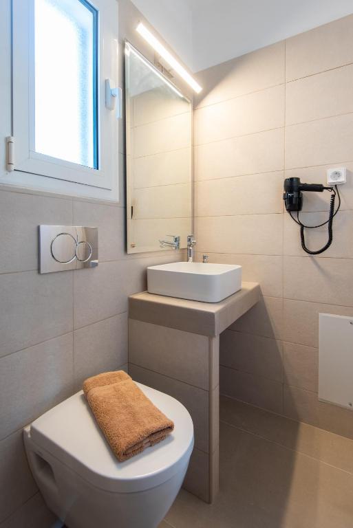 Koupelna v ubytování KALYPSO ACCOMMODATION SIFNOS
