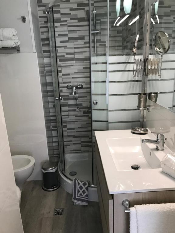 Łazienka w obiekcie Hotel Perla Verde