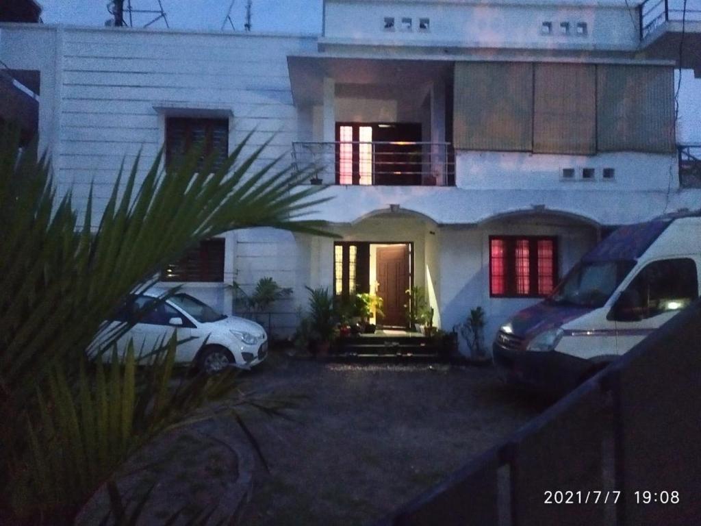 Lloydskochi home stay