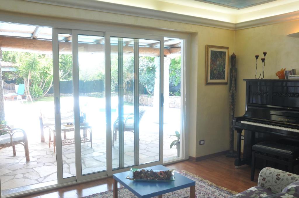 Zdjęcie z galerii obiektu Villa Lanthana, 2 storeys, detached w mieście Bari Sardo