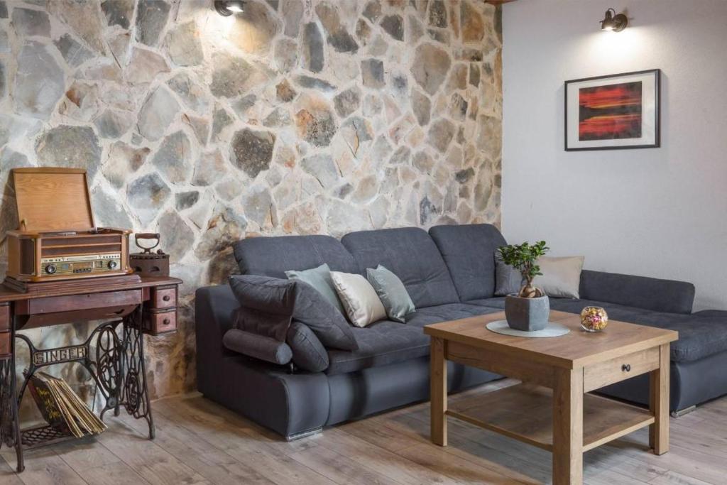 Posedenie v ubytovaní Villa Adamaris