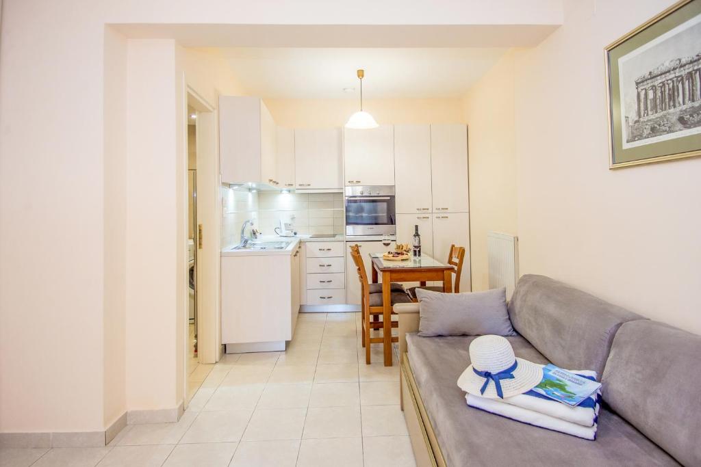 Rouchotas Apartments - 6