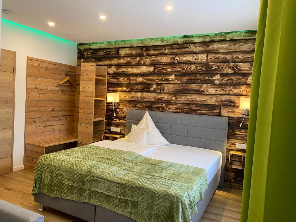 Gasthof zur Sonne Winzenhohl - Chambre Double Avec Balcon (2 Adultes + 1 Enfant)
