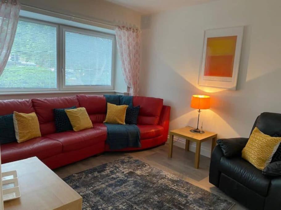 Posezení v ubytování Location, Location - Modern 2 Bed Apt in Killarney