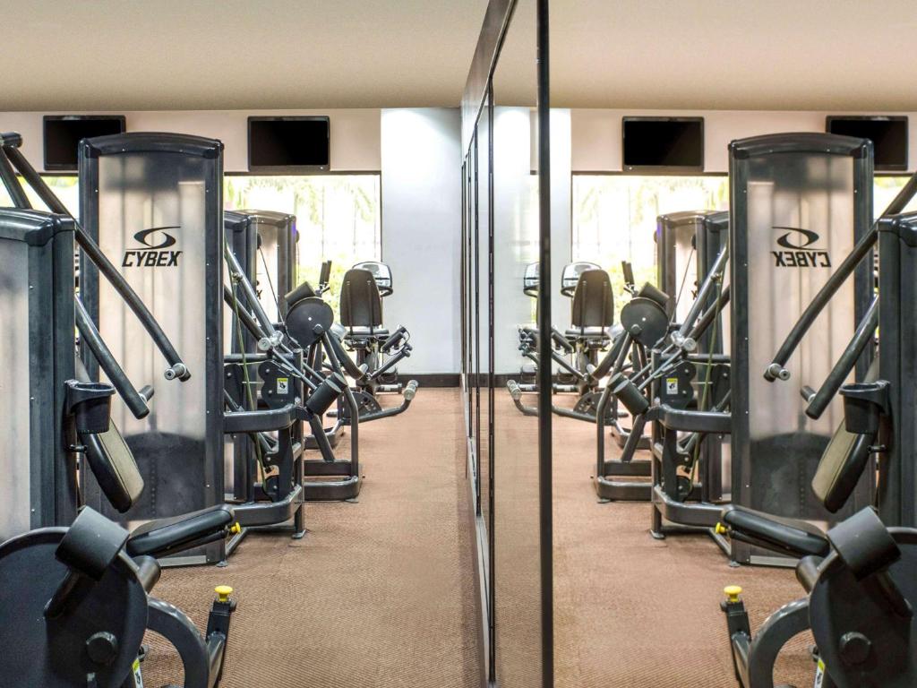 Fitness centrum a/nebo fitness zařízení v ubytování Mövenpick Hotel Ikoyi Lagos