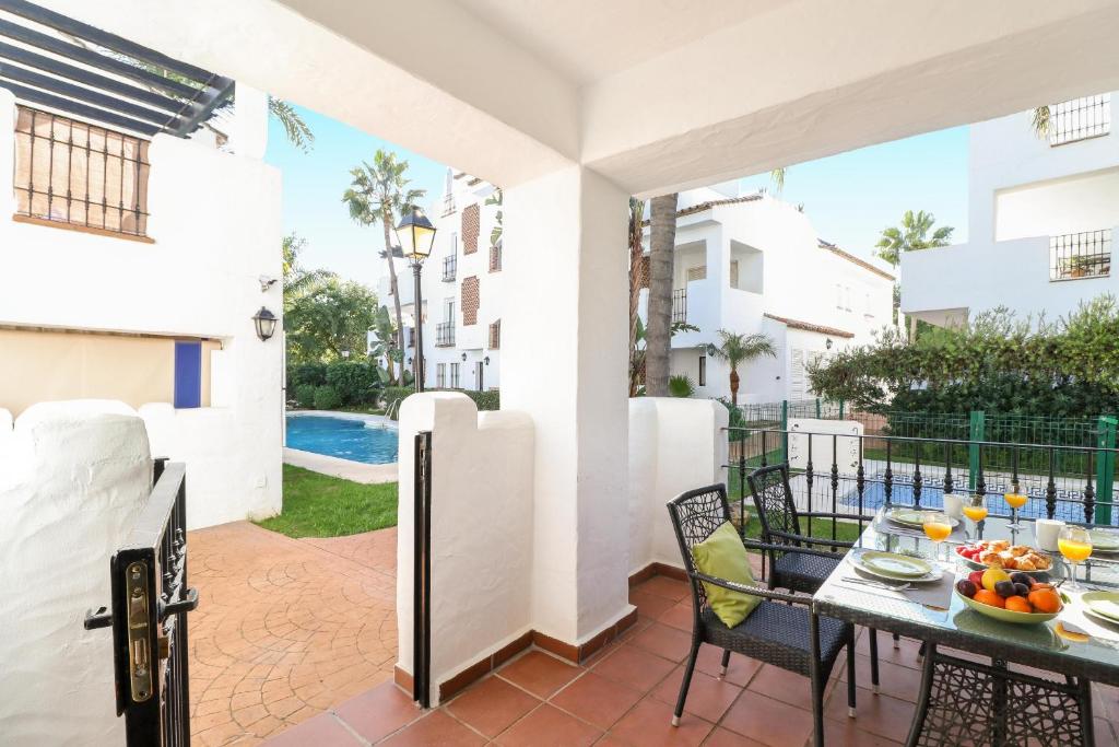 Bazén v ubytovaní San Pedro beachside apartment alebo v jeho blízkosti