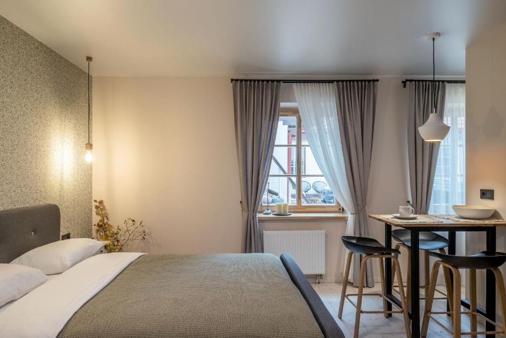 B2 Apartments - One-Bedroom Apartment