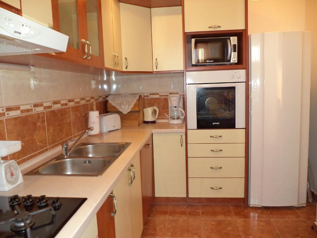 Kuchyňa alebo kuchynka v ubytovaní Cool Apartment