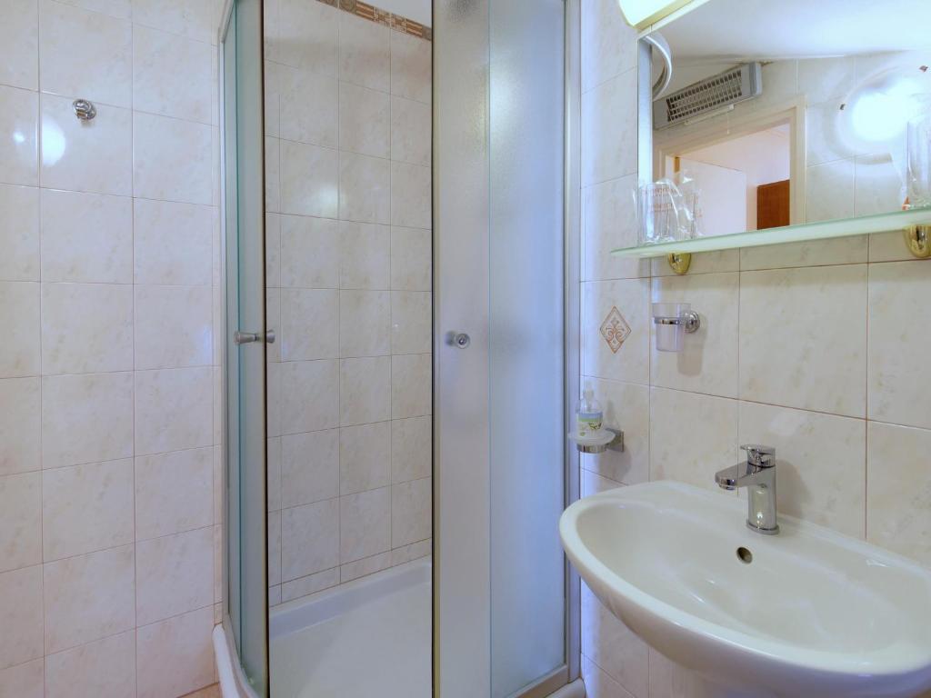 Kúpeľňa v ubytovaní Holiday Home Nevena by Rent Istria
