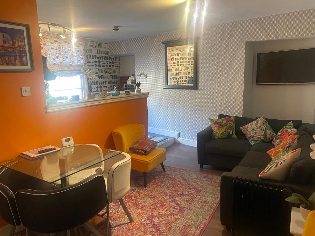 Central city 1 bed apartment - One-Bedroom Apartment