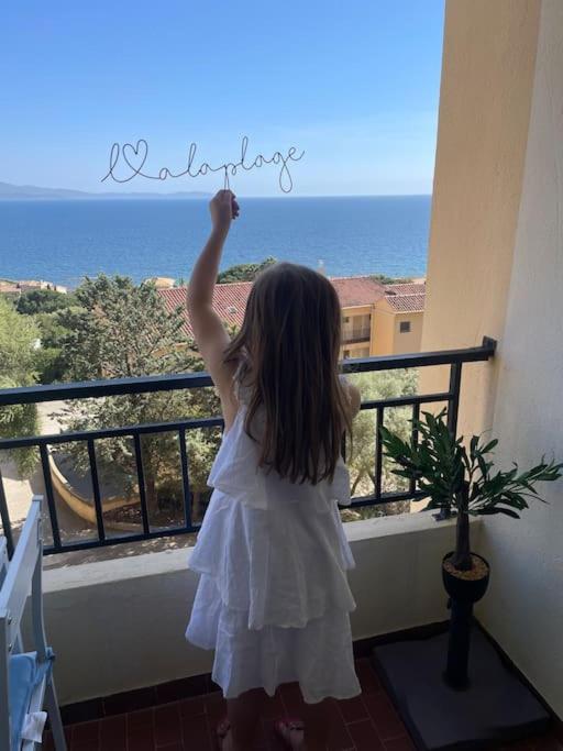 Fotografia z galérie ubytovania A Piaghja, adorable studio avec vue imprenable sur la mer v destinácii Ajaccio