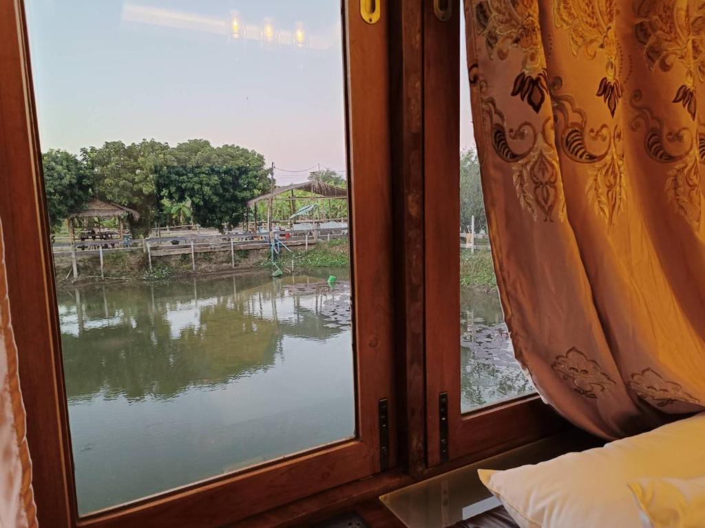 Tasana Garden Saraphi ทาซาน่าการ์เด้น สาขาสารภี - Superior King Room