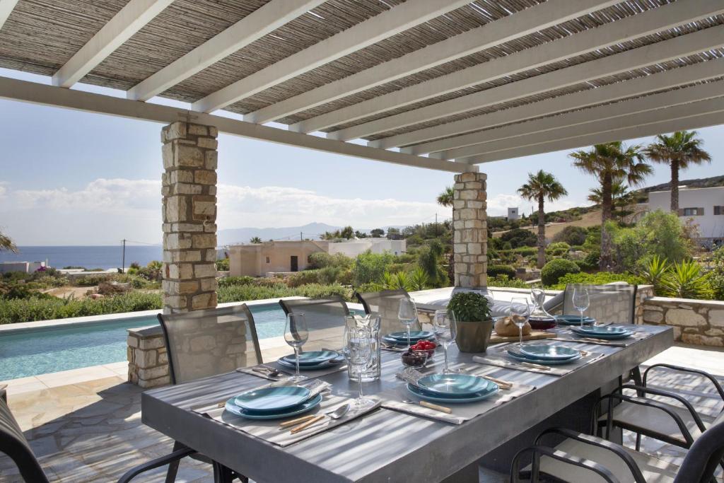 Bazén v ubytovaní Villa Erato · Ideal family Villa for 8 - Pool, Sea Views alebo v jeho blízkosti