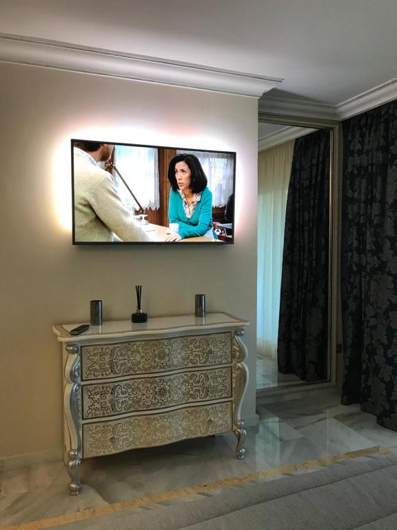Fotografie z fotogalerie ubytování Magna Marbella - Luxurious flat close to Puerto Banús by easyBNB v destinaci Marbella