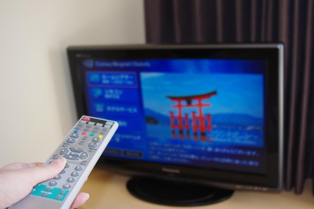 TV a/nebo společenská místnost v ubytování Daiwa Roynet Hotel Hiroshima