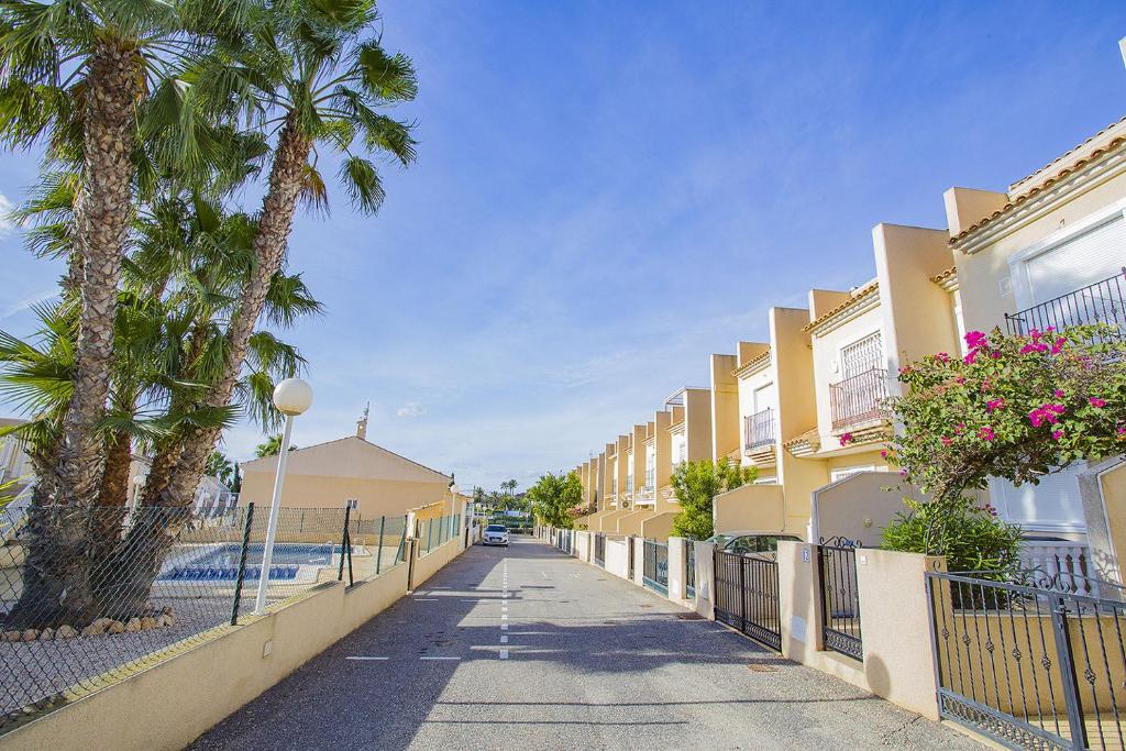 084 Moll Sunny Bungalow - Alicante Holiday, La Mata – Updated ...
