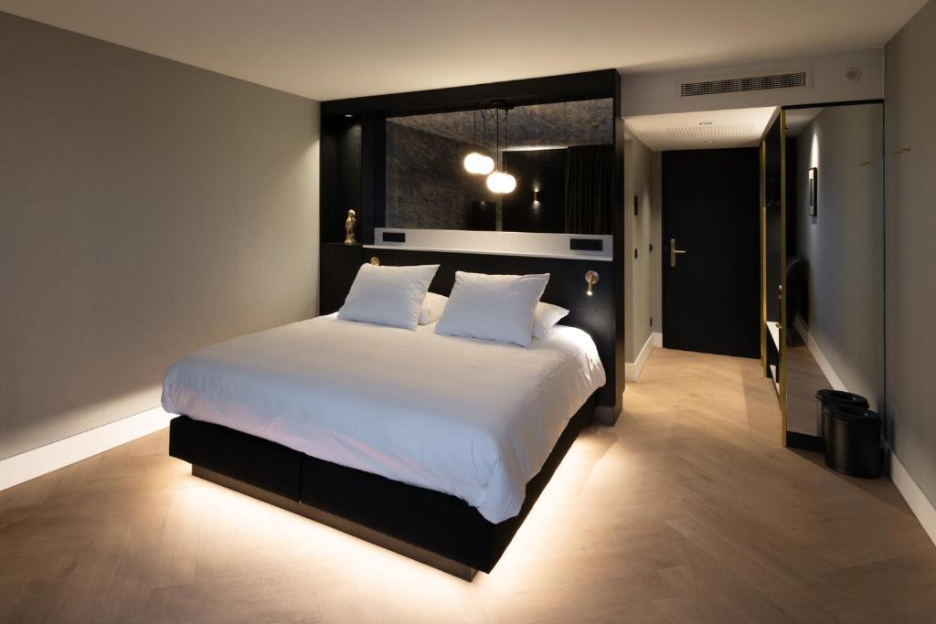 Van der Valk TheaterHotel De Oranjerie - Deluxe Double Room