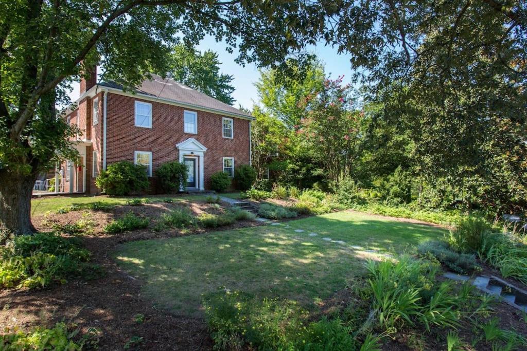 Downtown Mall Architecturally Designed House, Charlottesville (updated