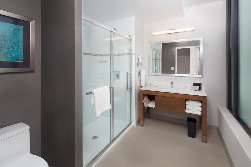 Holiday Inn Hotel & Suites - Montreal Centre-ville Ouest by IHG - Resim 9