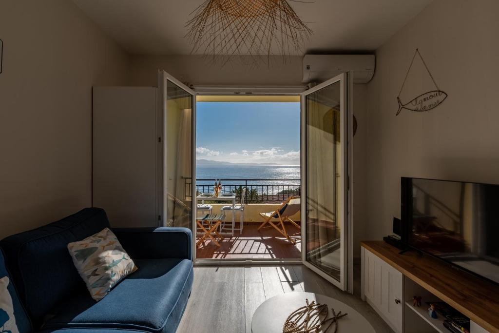 Fotografia z galérie ubytovania A Piaghja, adorable studio avec vue imprenable sur la mer v destinácii Ajaccio