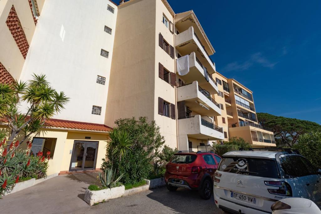 Fotografia z galérie ubytovania A Piaghja, adorable studio avec vue imprenable sur la mer v destinácii Ajaccio