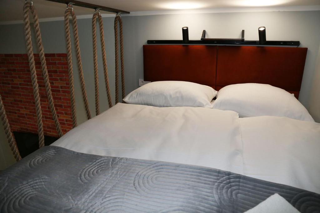 Fotografia z galérie ubytovania Very Berry Długa 18-5A-2 City Center Apartments, AC, self check in 24h! v Poznani